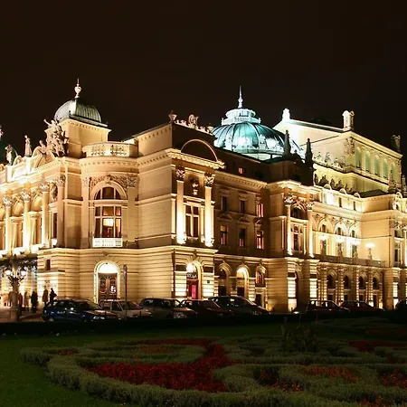 Floriańska 22 *